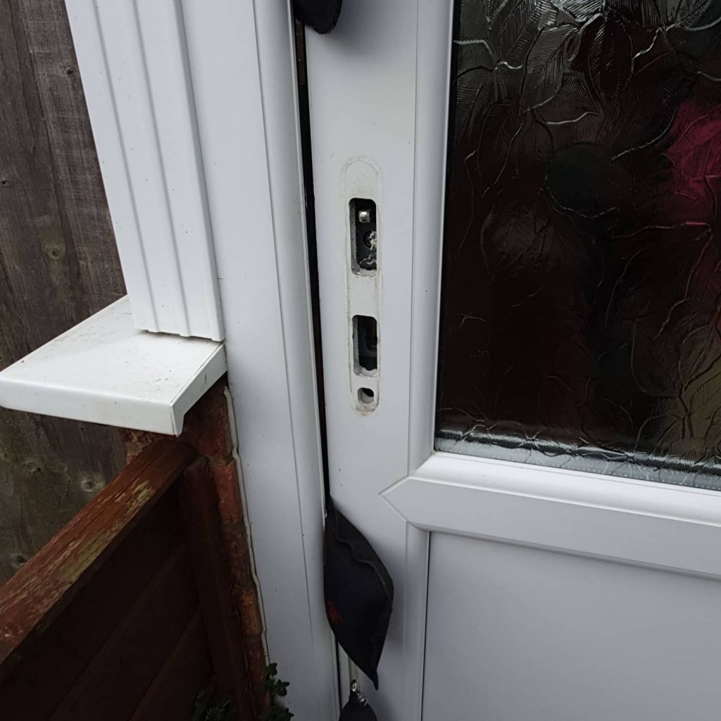 How to spot if your door mechanism is failing